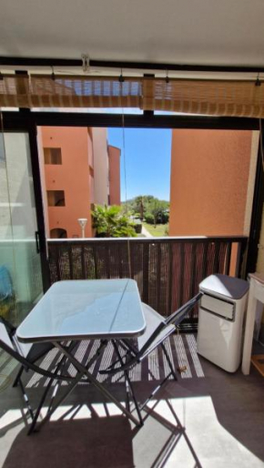 Le Tropique Appart front de mer avec loggia Piscine parking 2 chambres
